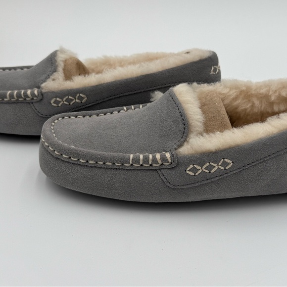 UGG Ansley Slippers Gray Suede Sheepskin Lined Moccasins | Size 6 | NEW IN BOX - Picture 5 of 7